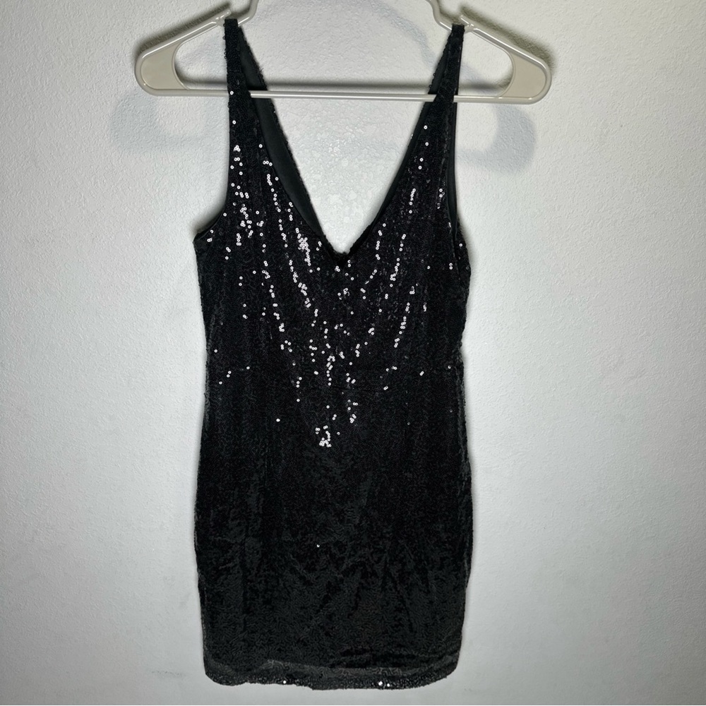 Lulus Little Black sequin cocktail Dress